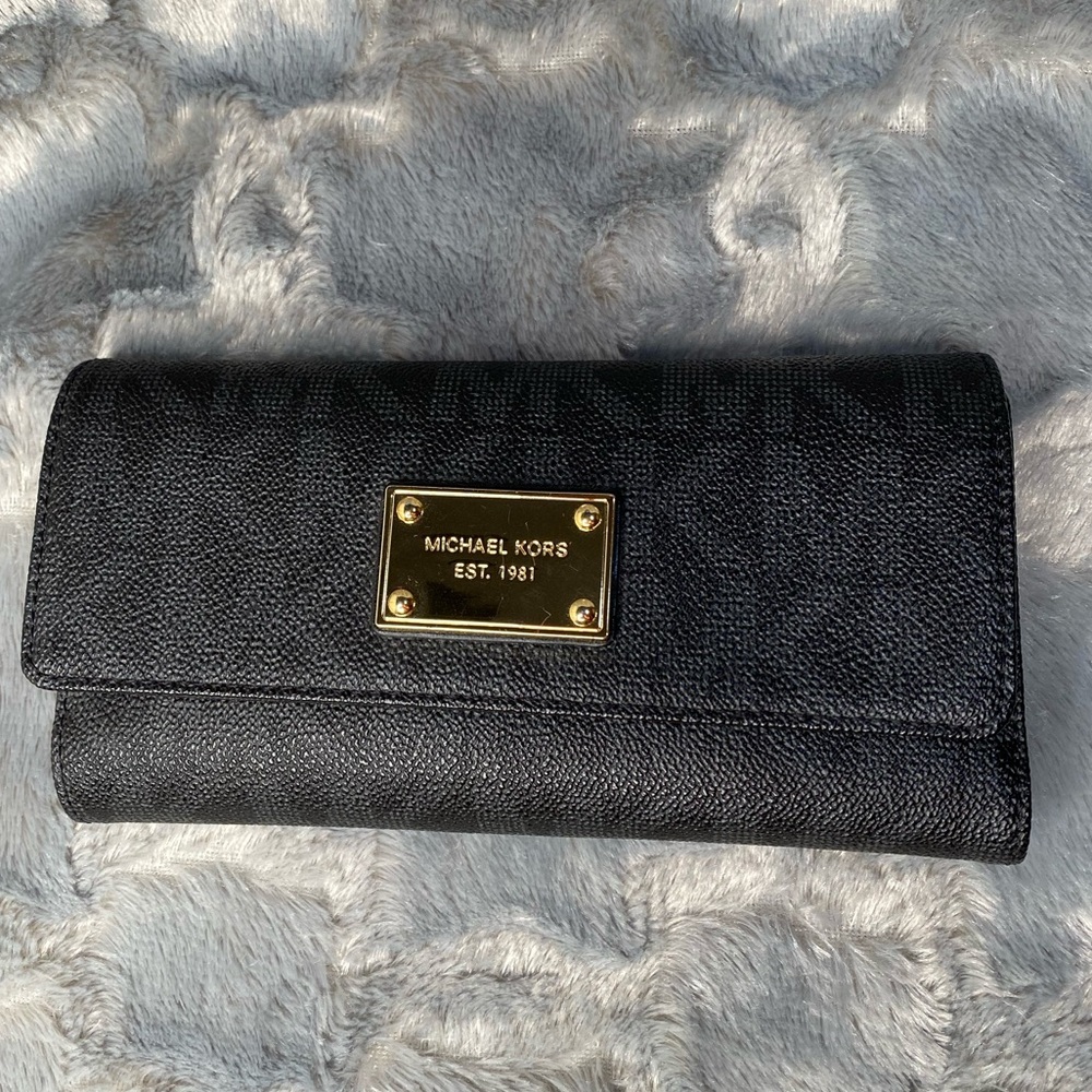 Michael Kors Tri fold wallet